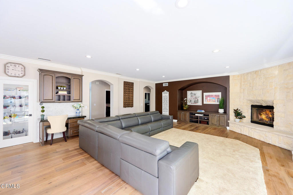 7159 Los Coyotes Place