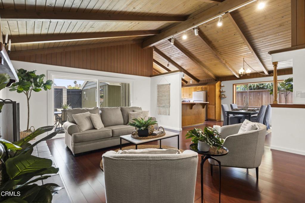 5104 Beachcomber Street