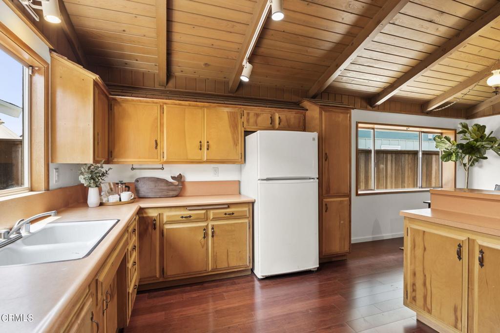 5104 Beachcomber Street