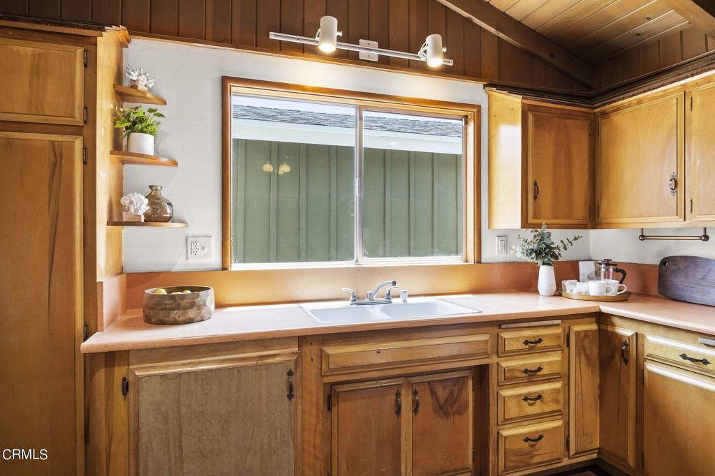 5104 Beachcomber Street