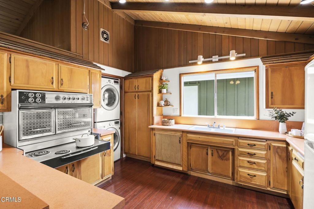 5104 Beachcomber Street