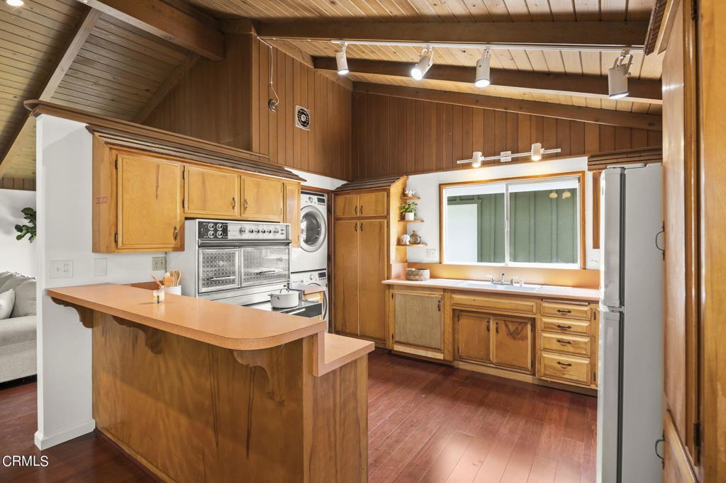 5104 Beachcomber Street