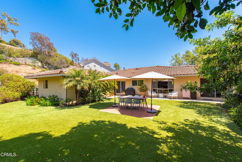 633 Camino Roberto