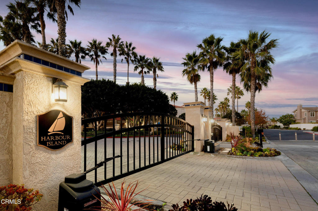 4229 Harbour Island Lane