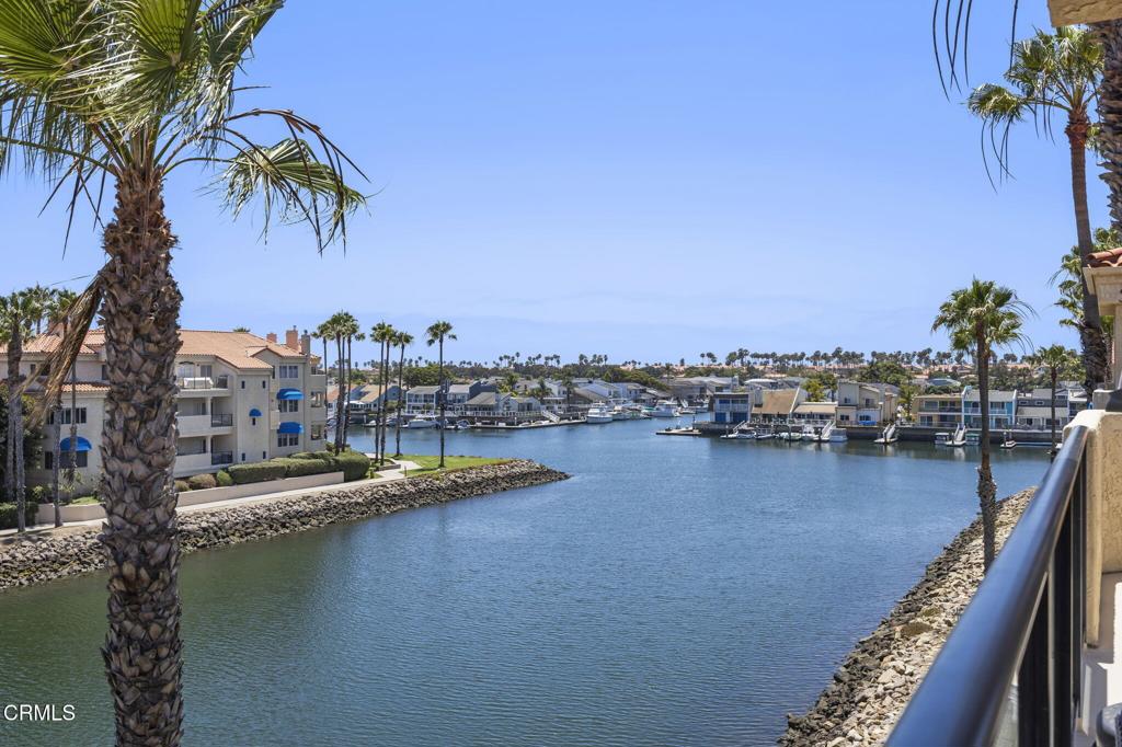 1737 Emerald Isle Way