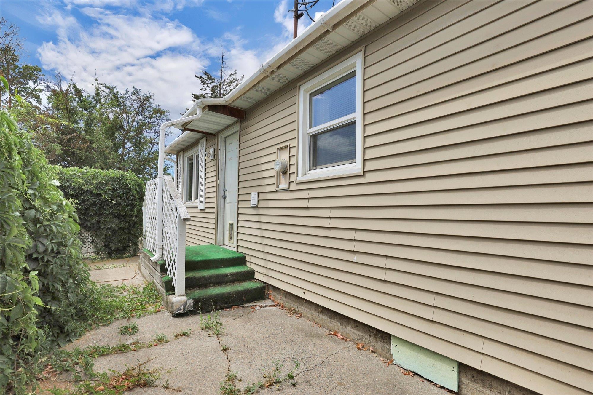 1503 E Everett Ave