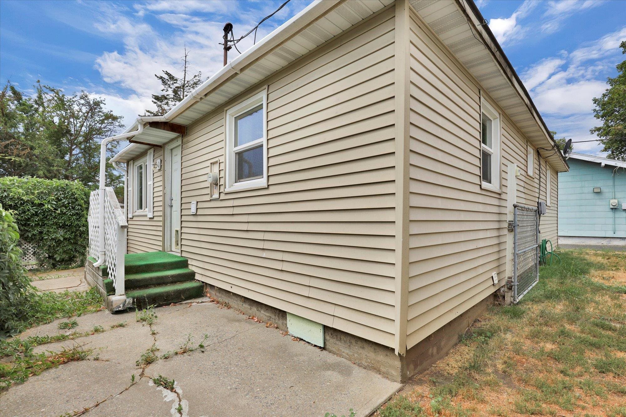 1503 E Everett Ave