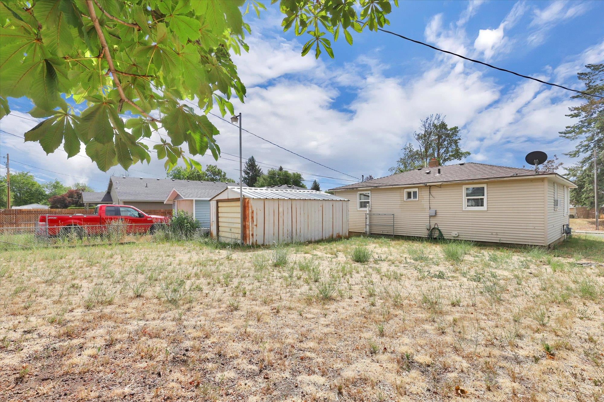 1503 E Everett Ave