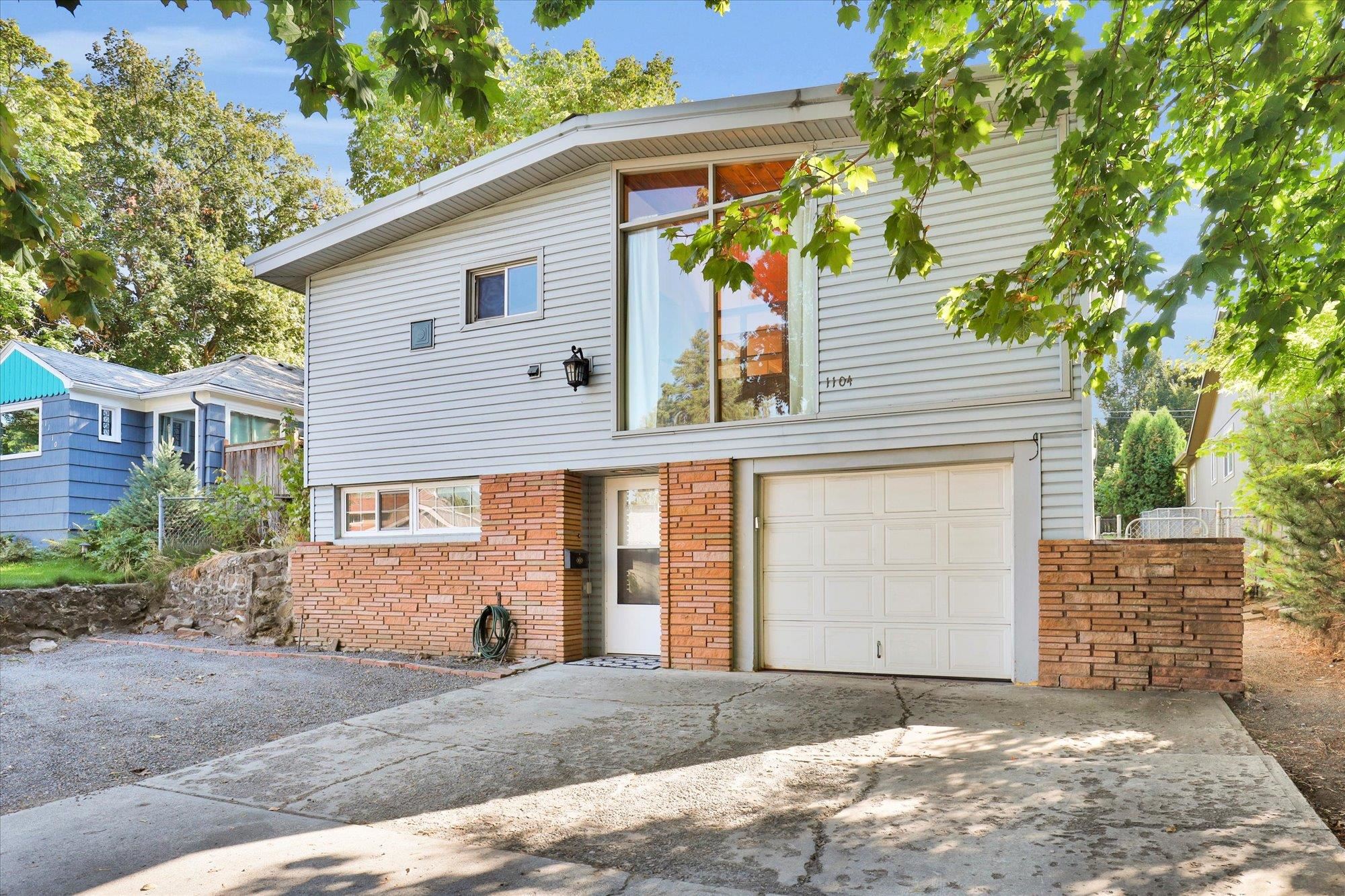 1104 E 29th Ave Ave