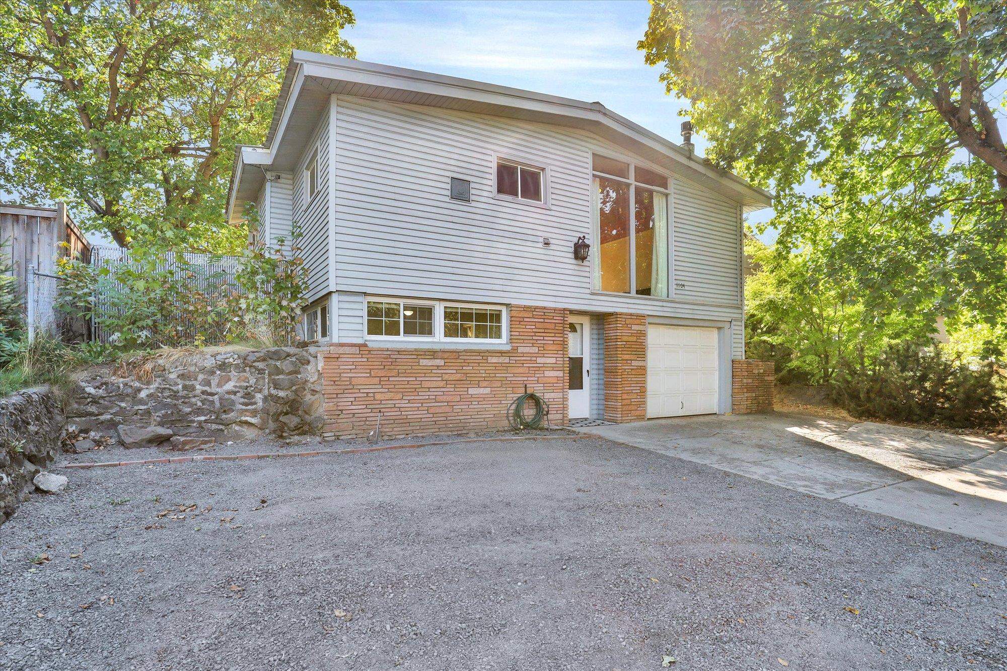 1104 E 29th Ave Ave