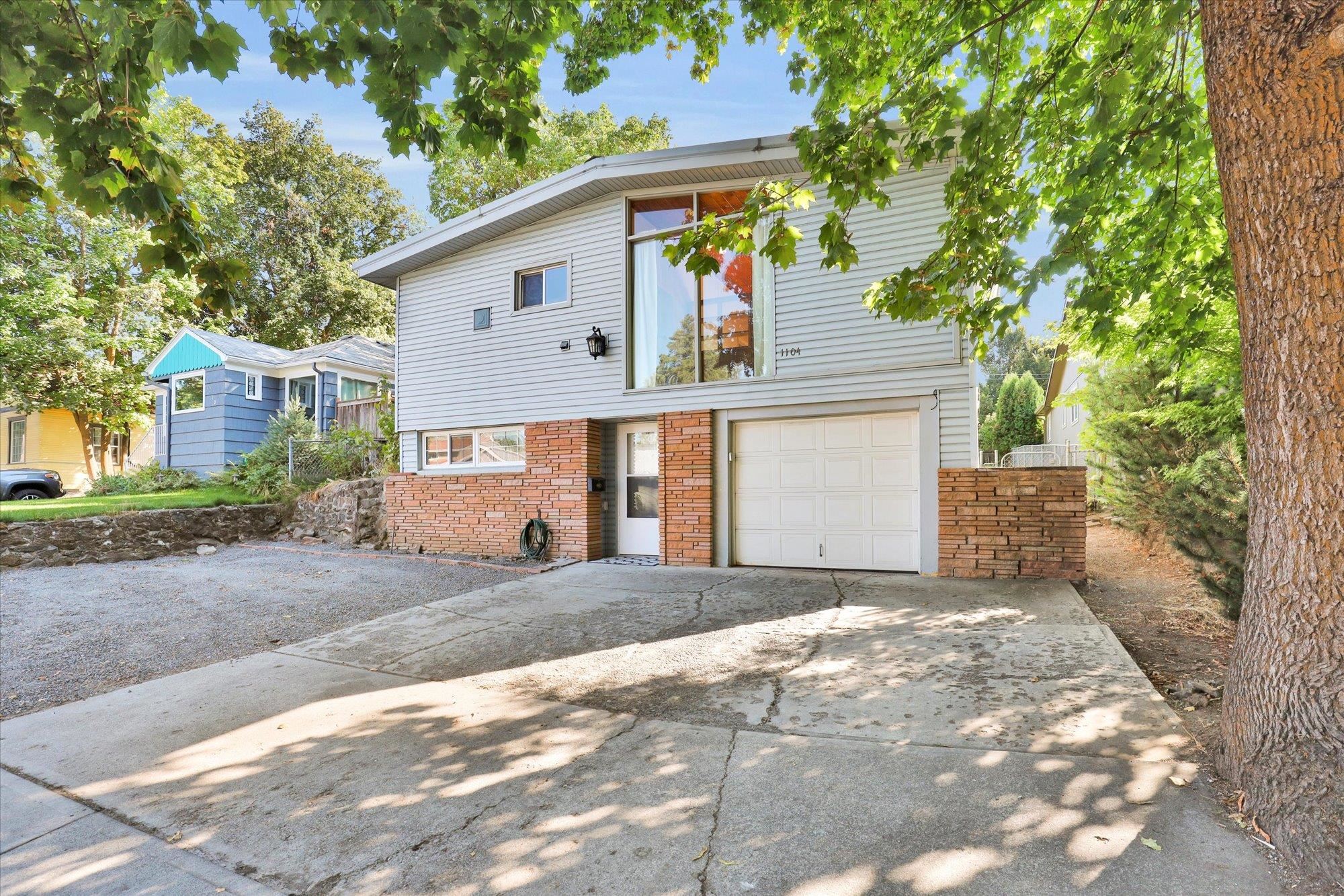 1104 E 29th Ave Ave