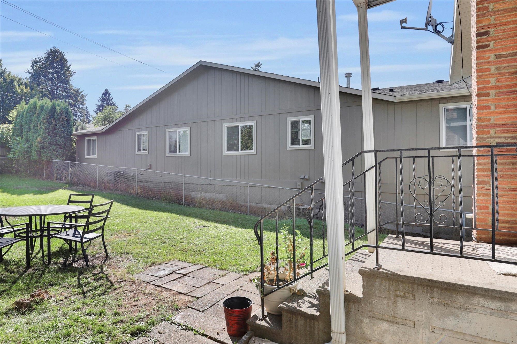 1104 E 29th Ave Ave
