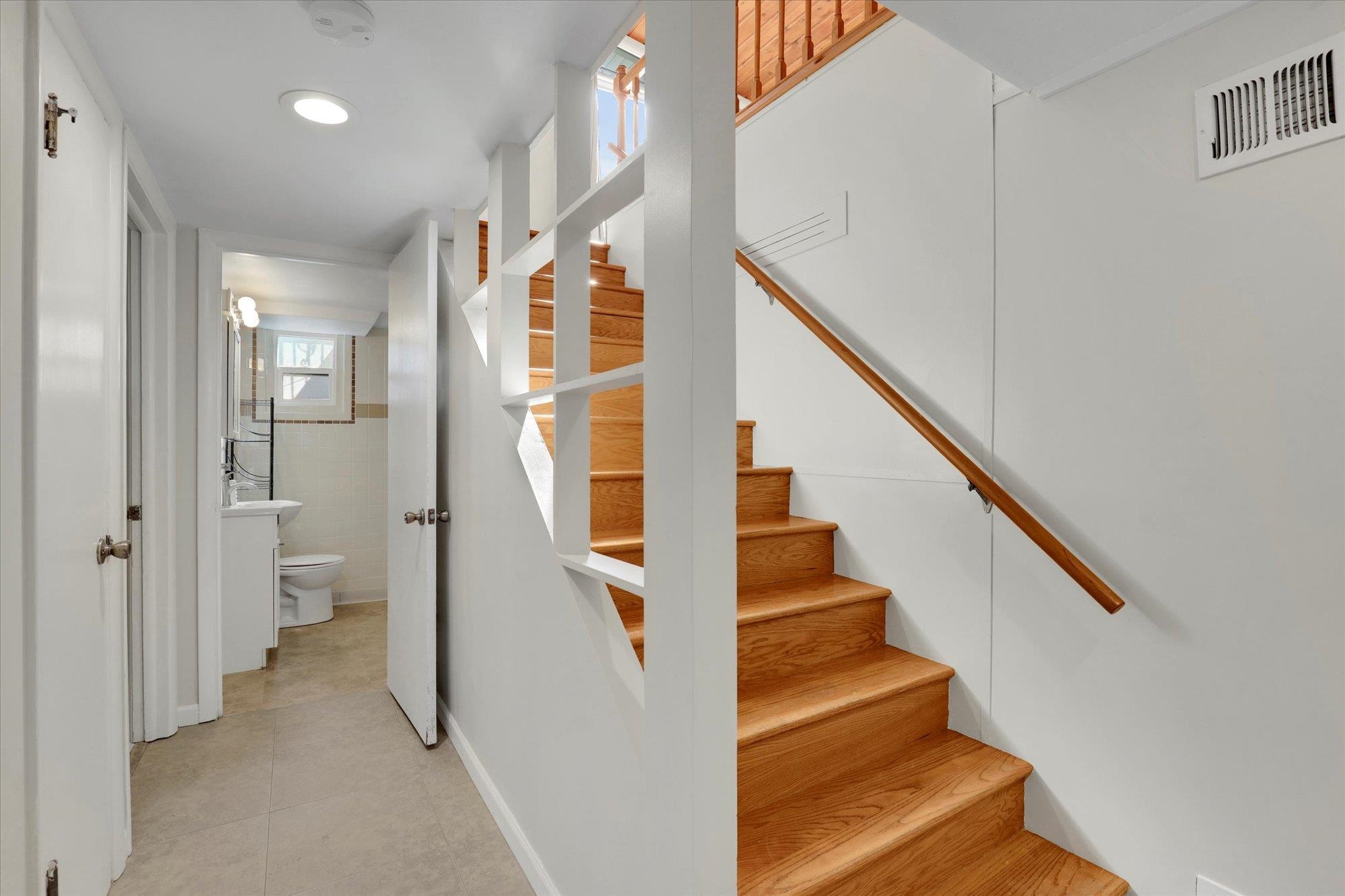 1104 E 29th Ave Ave