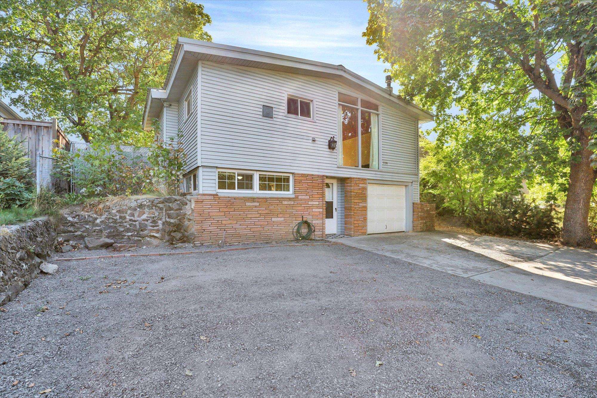1104 E 29th Ave Ave
