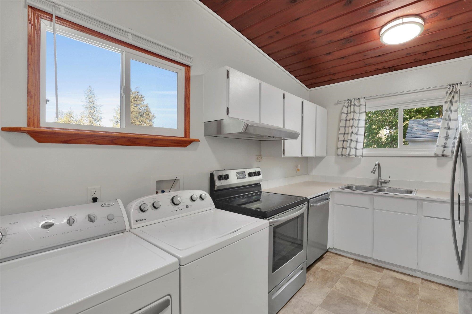 1104 E 29th Ave Ave