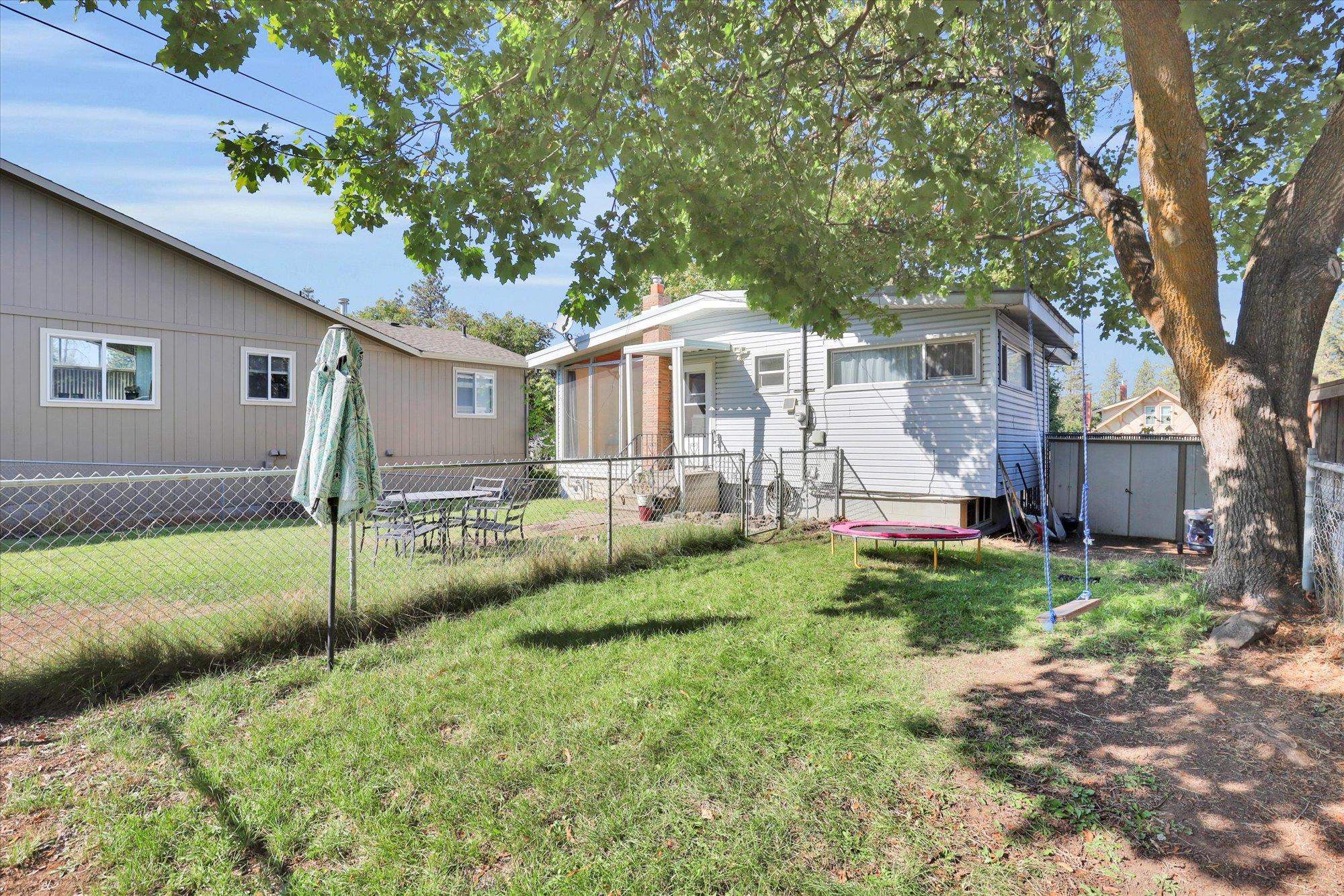 1104 E 29th Ave Ave