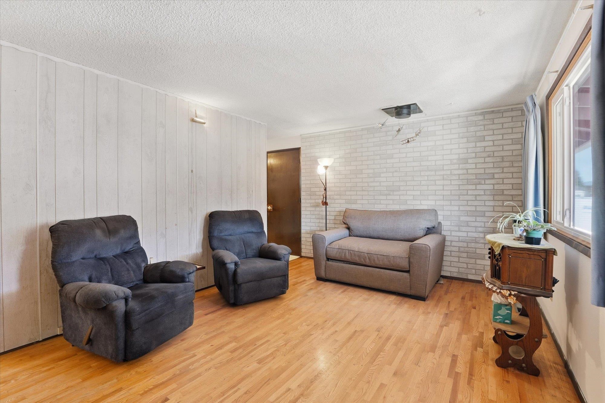 19023 E Valleyway Ave