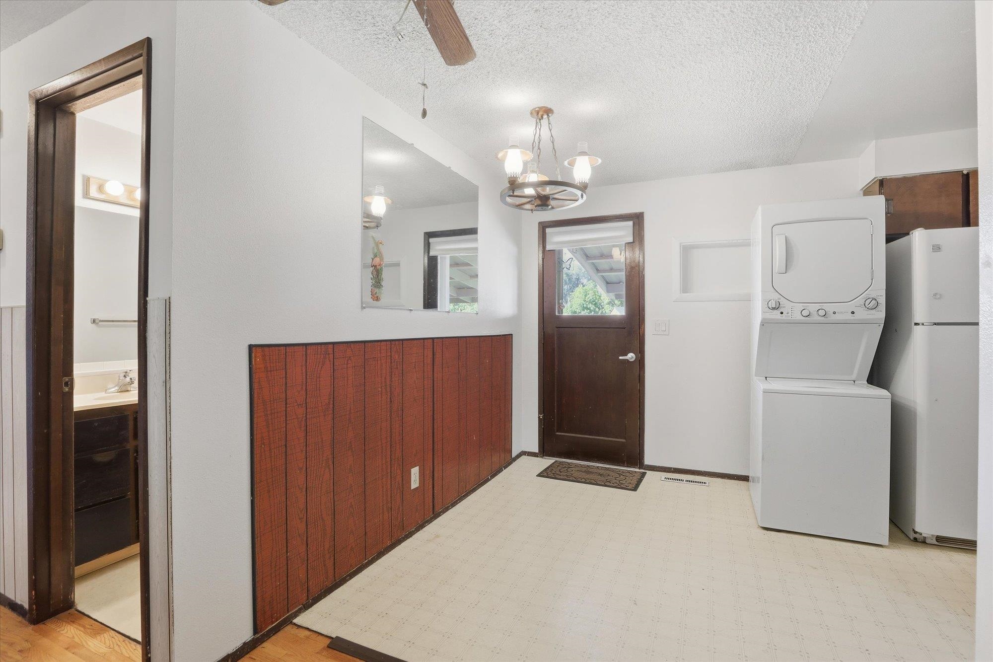 19023 E Valleyway Ave