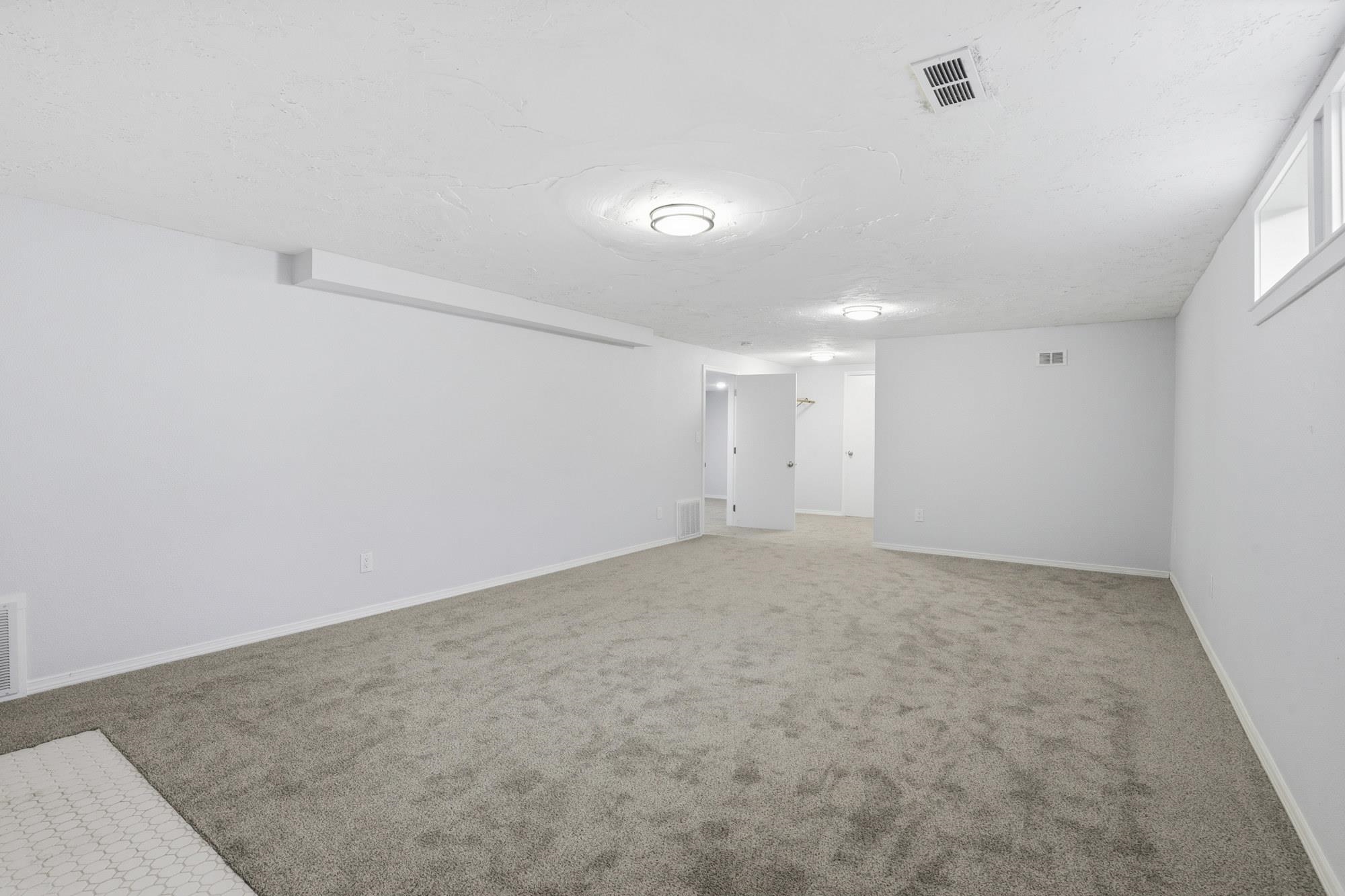 5 E Regina Ave