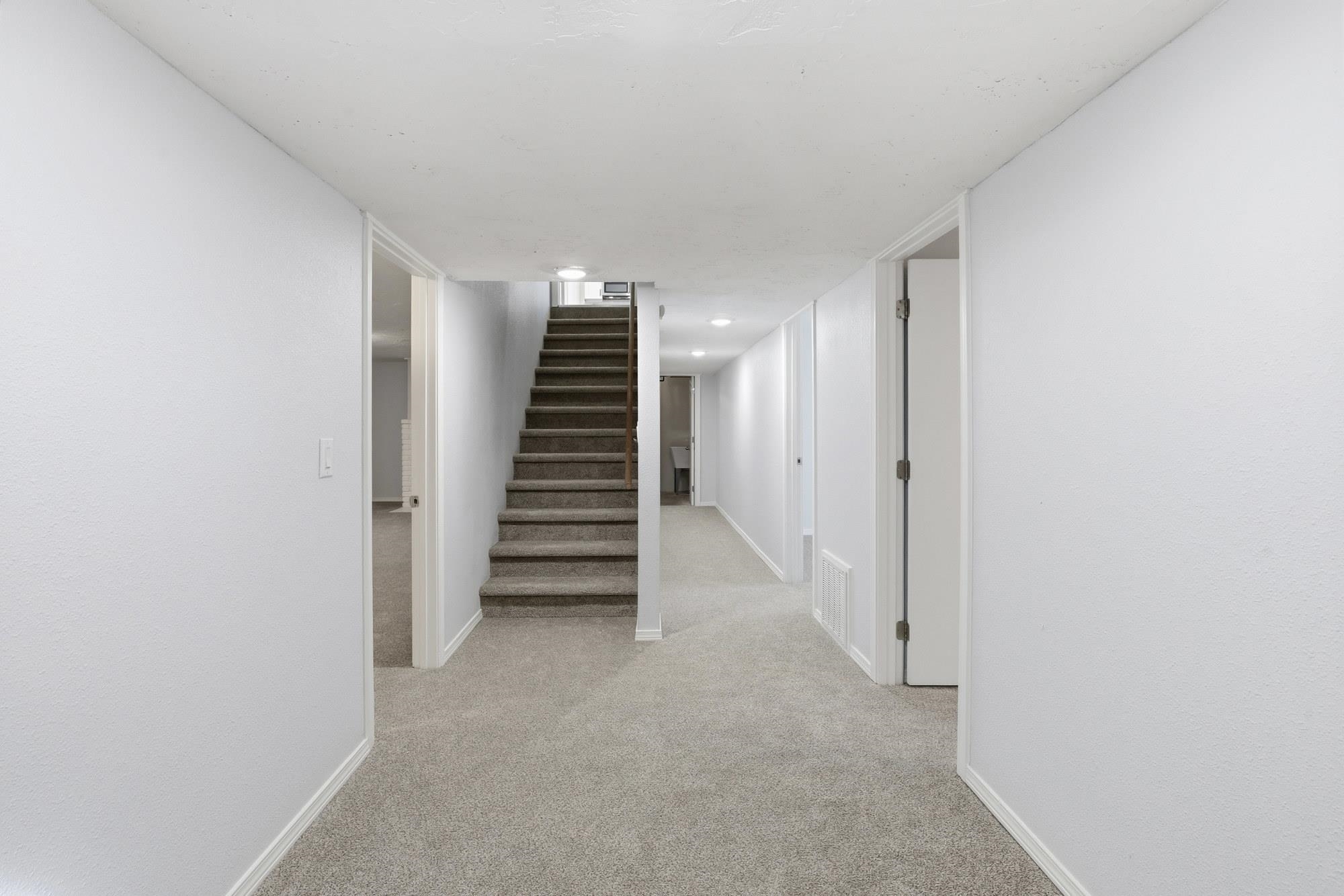 5 E Regina Ave