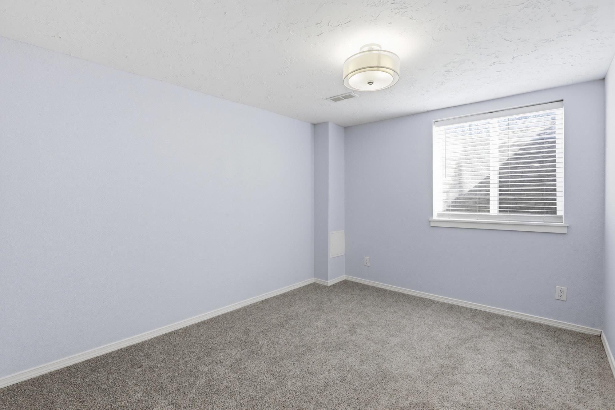 5 E Regina Ave