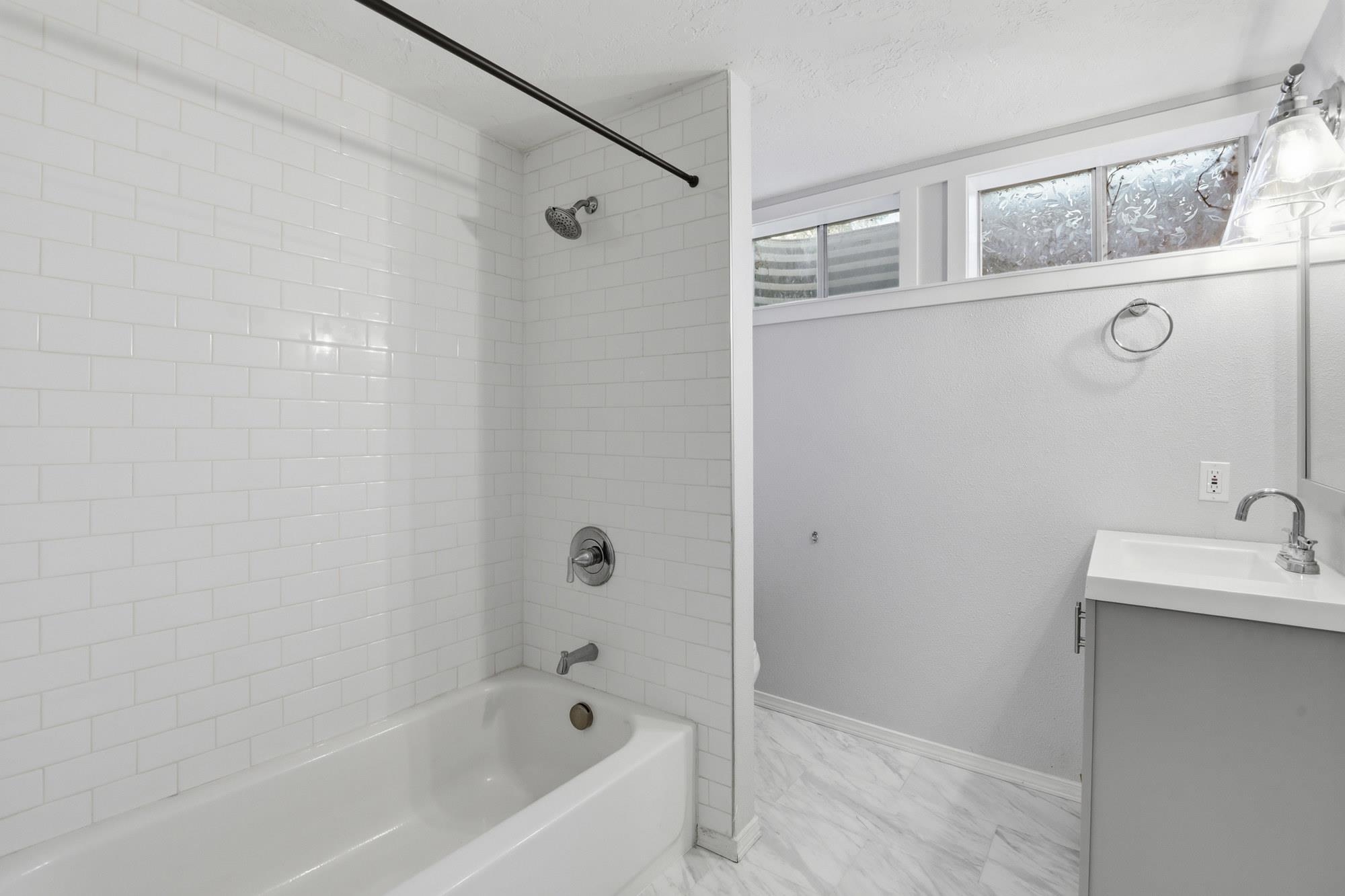 5 E Regina Ave