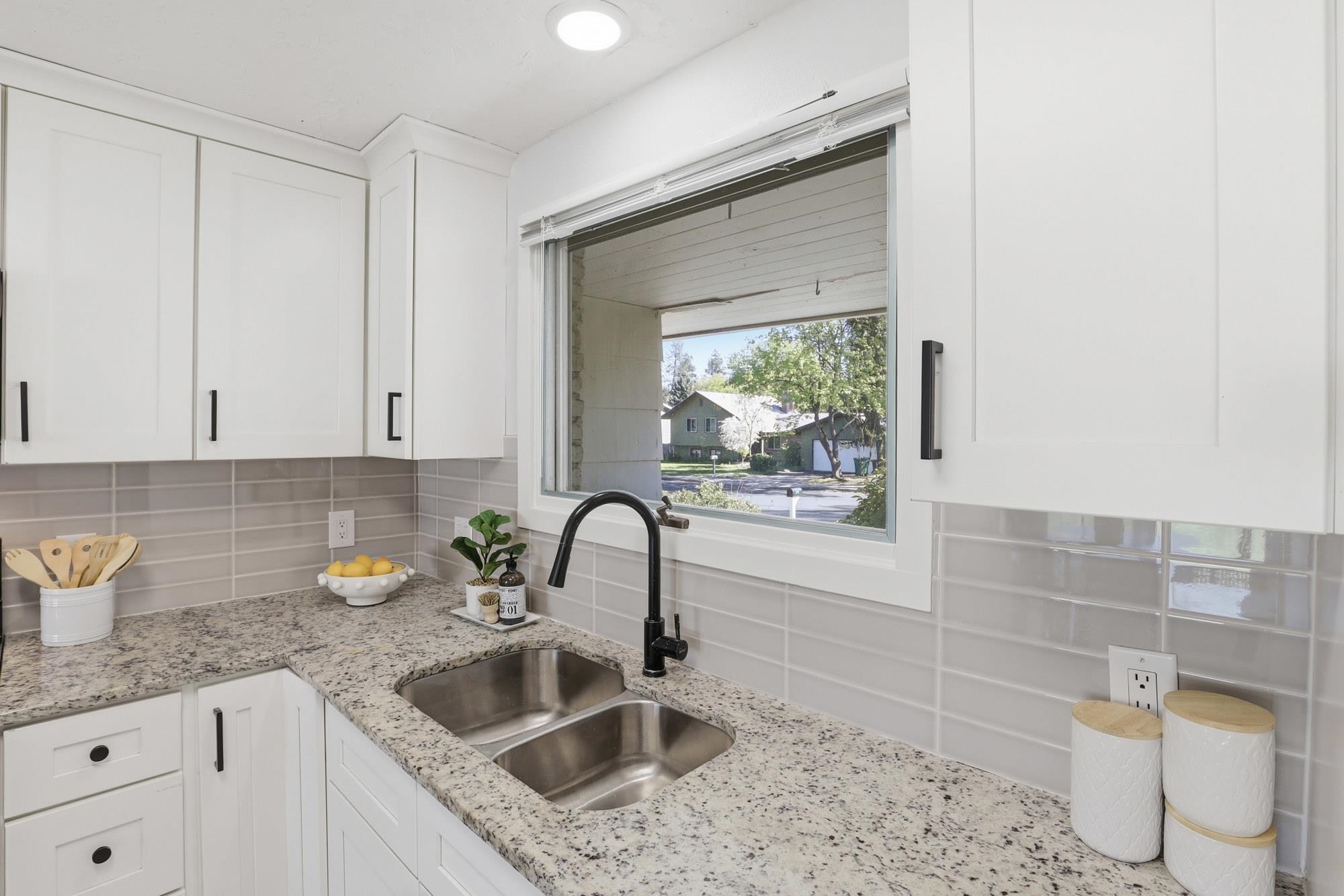 5 E Regina Ave