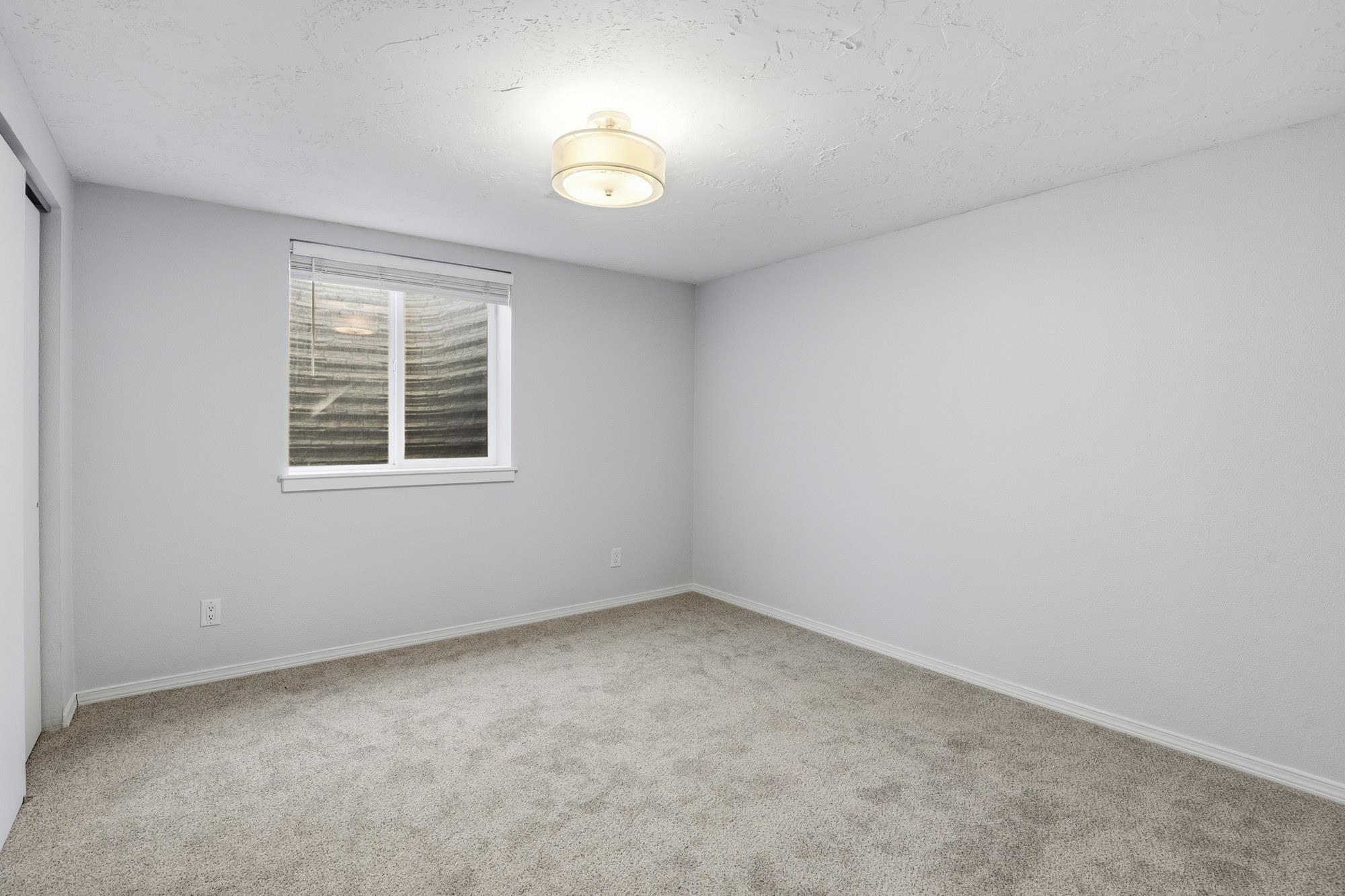 5 E Regina Ave
