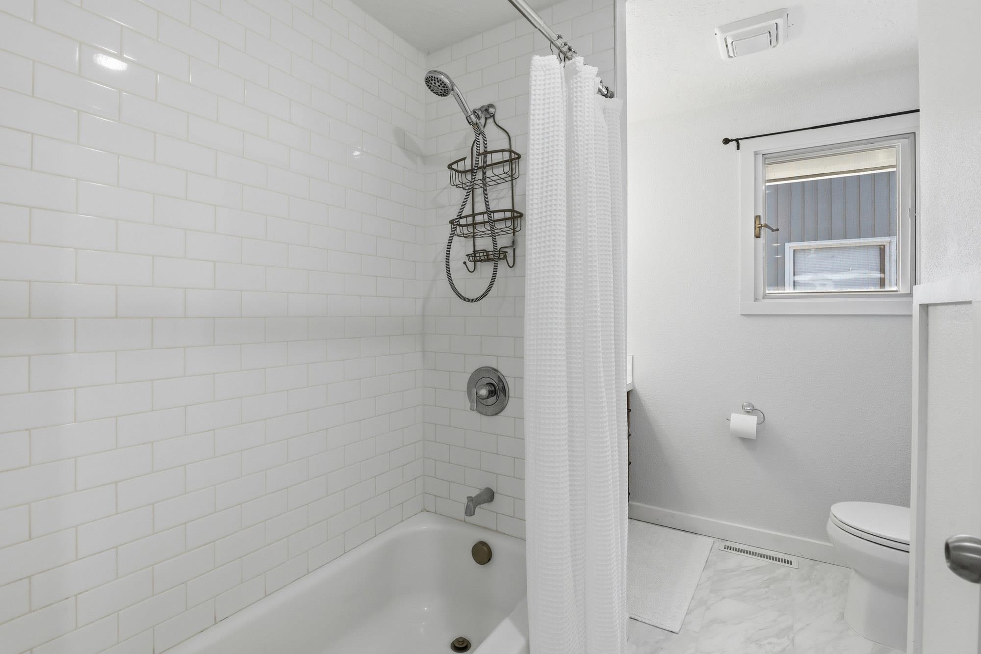 5 E Regina Ave