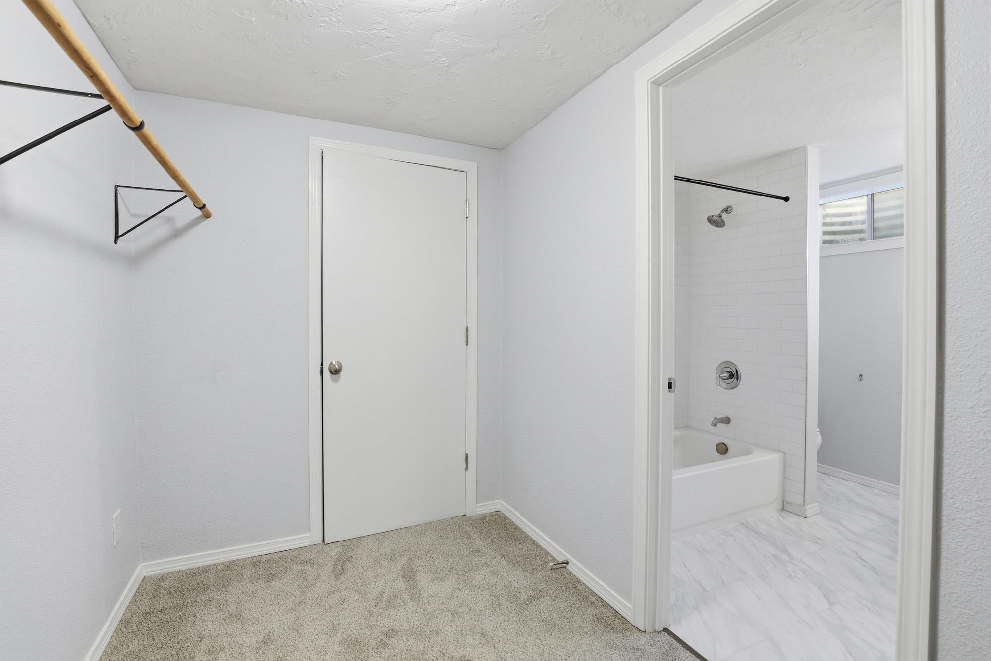 5 E Regina Ave