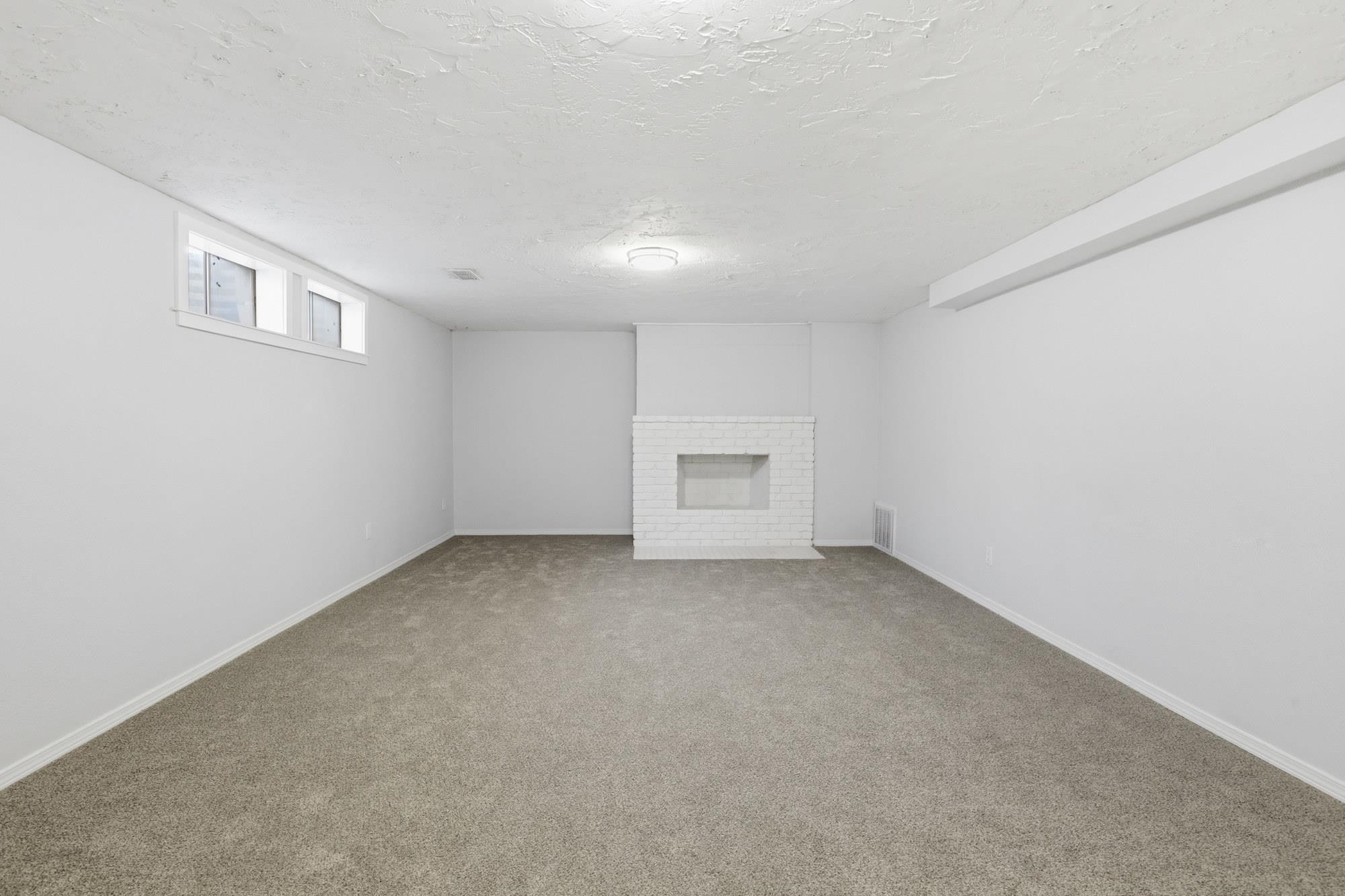 5 E Regina Ave