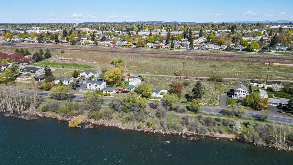 2507 E Upriver Dr