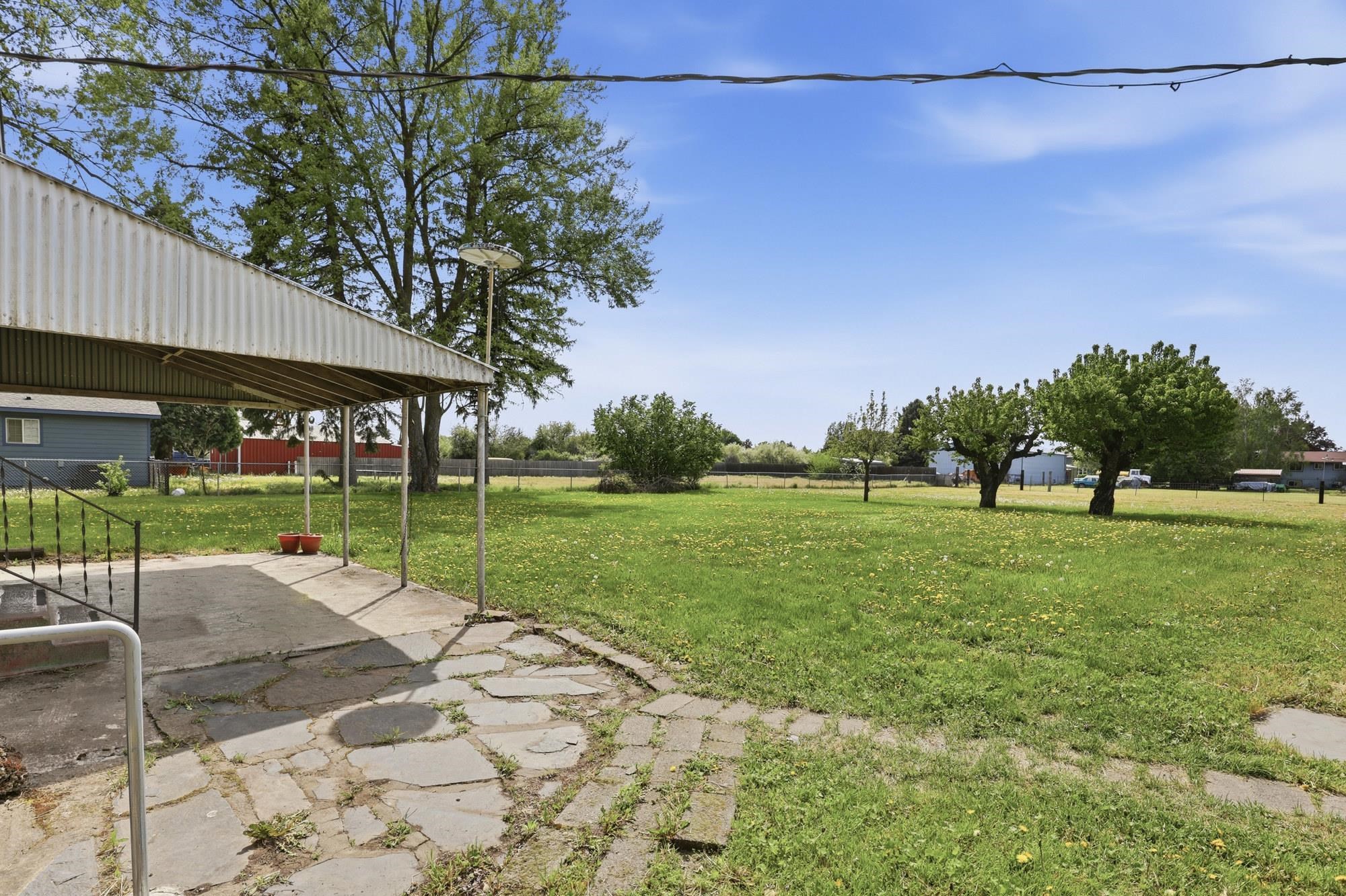 5219 N McKinzie Rd