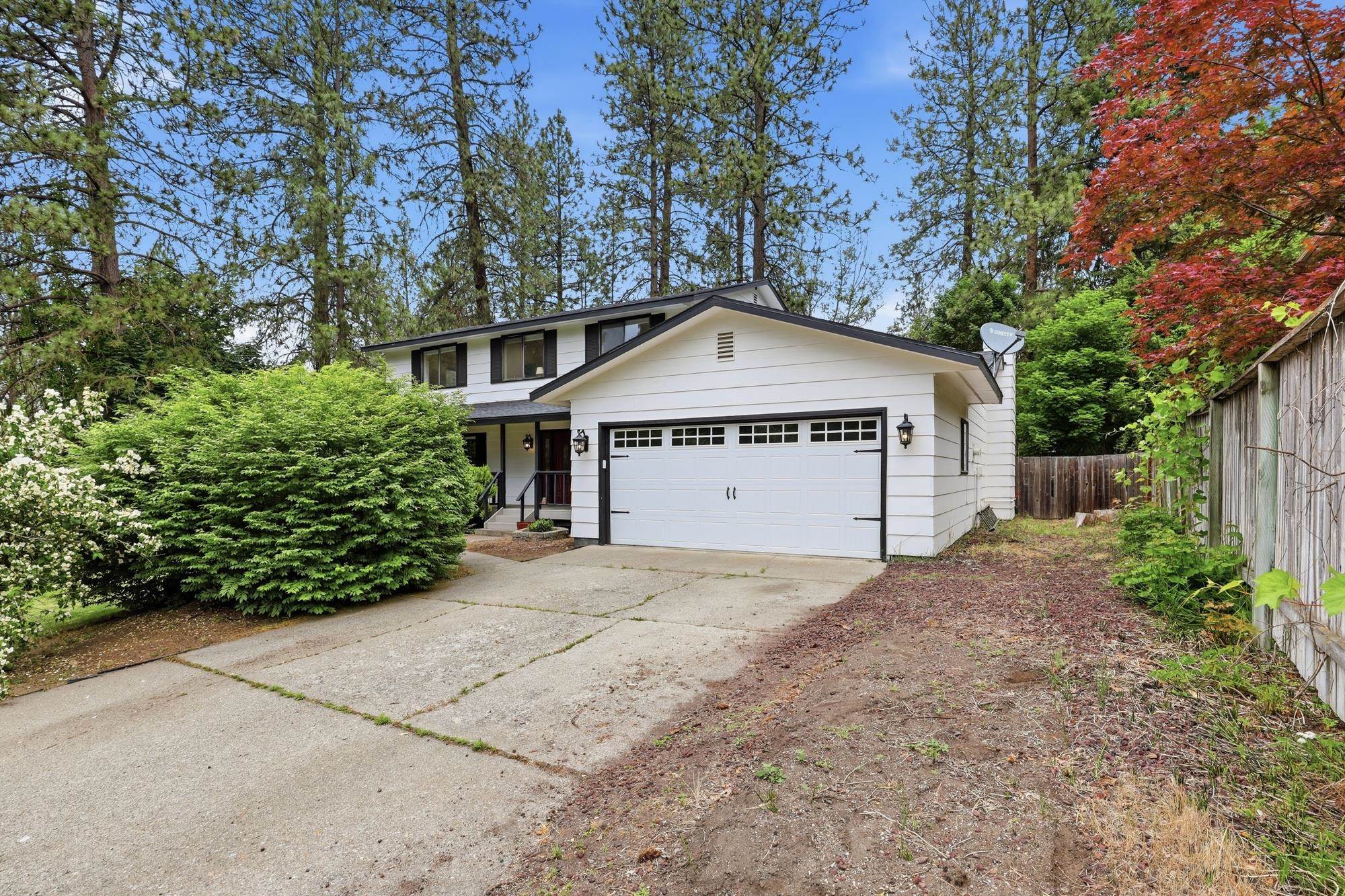 407 E Carriage Ct