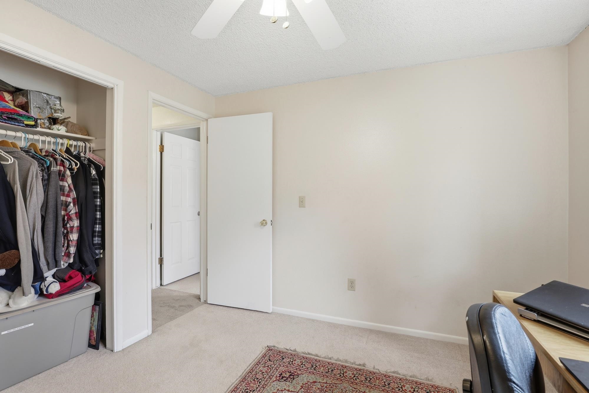 407 E Carriage Ct