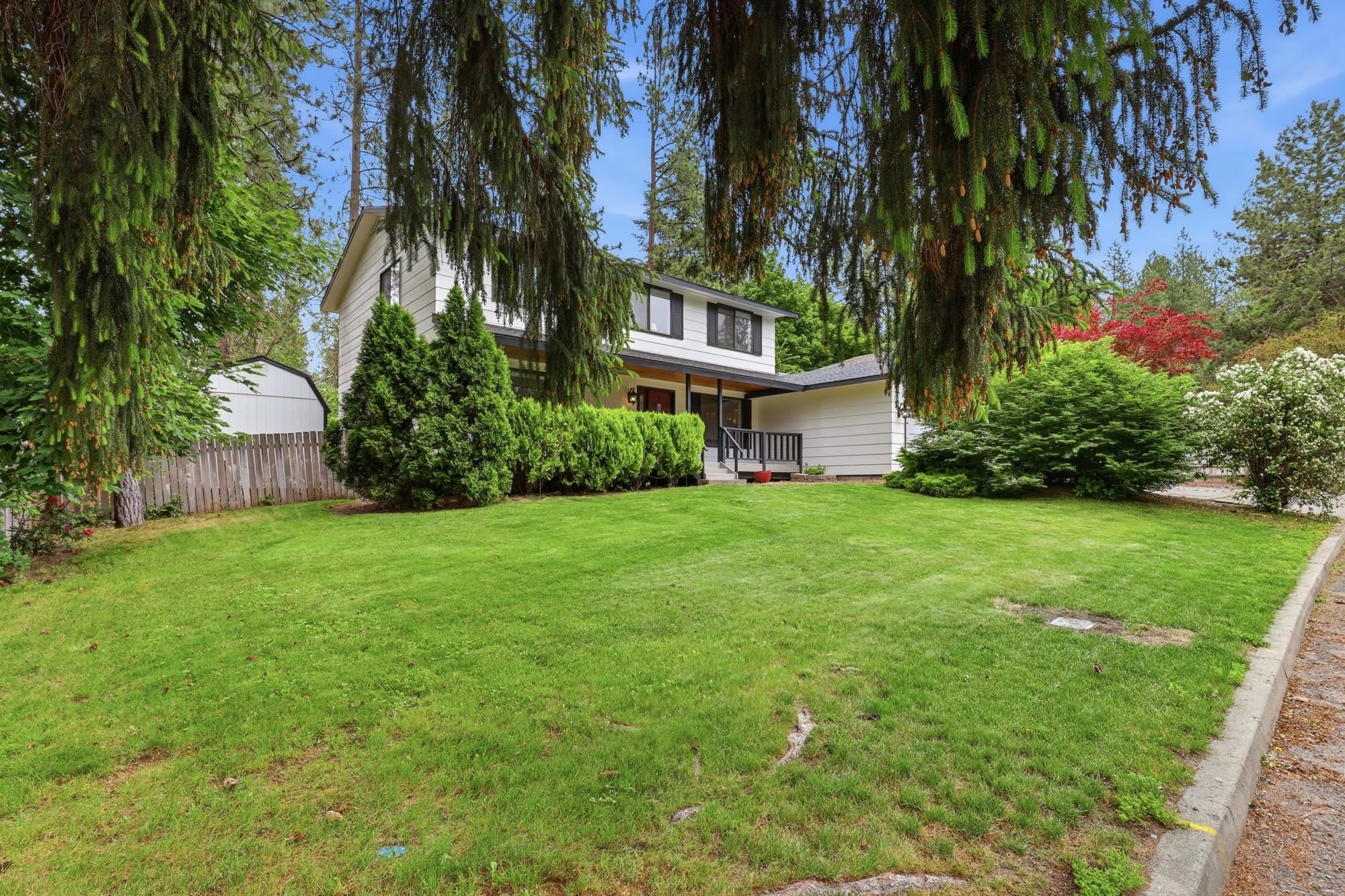 407 E Carriage Ct