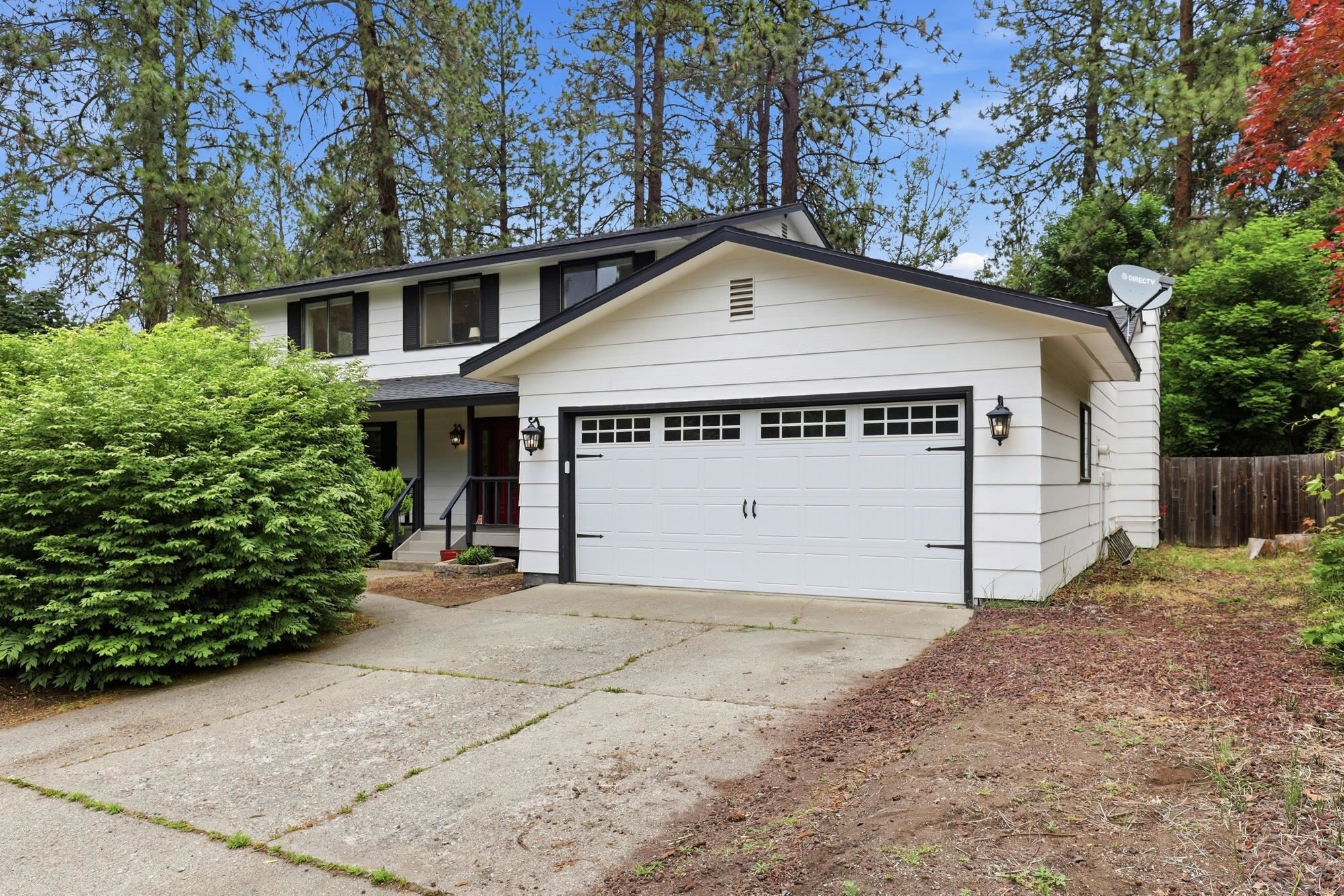 407 E Carriage Ct