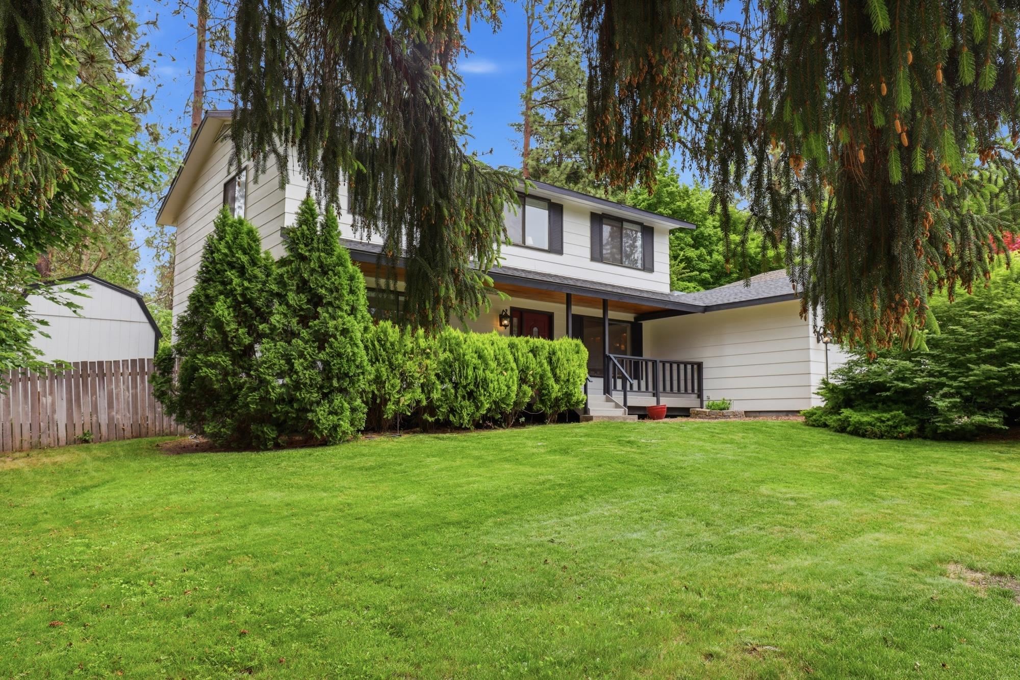 407 E Carriage Ct