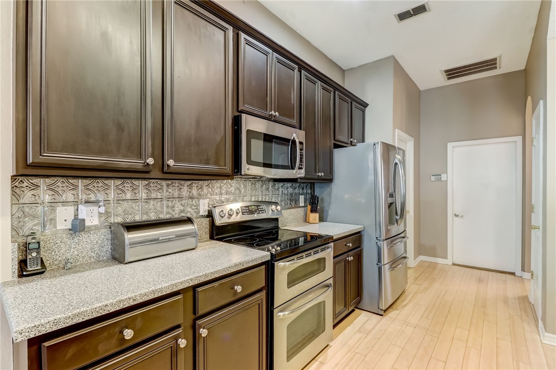 6658 CABELLO DRIVE