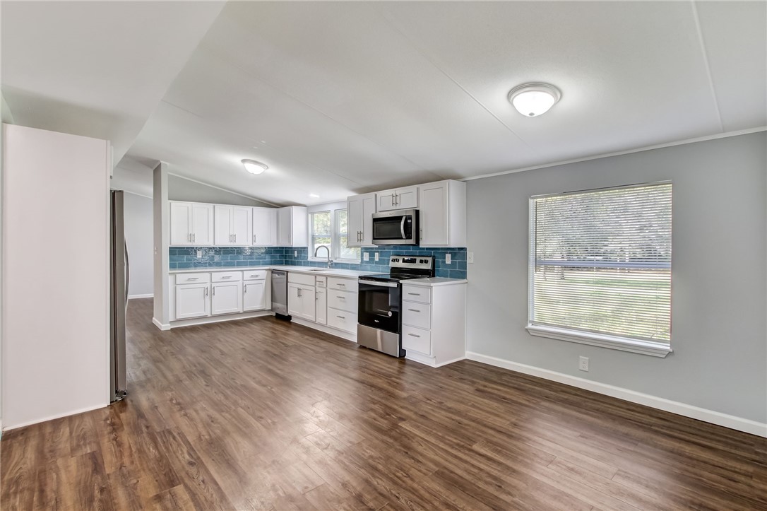 44591 PINEBREEZE CIRCLE