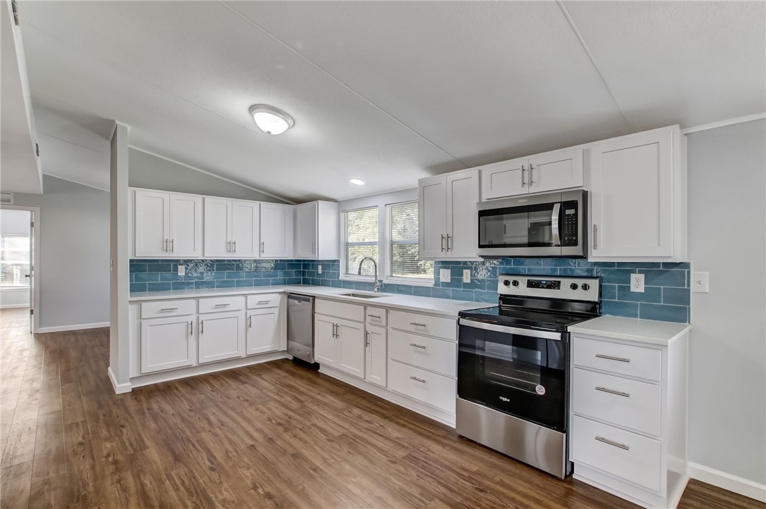 44591 PINEBREEZE CIRCLE