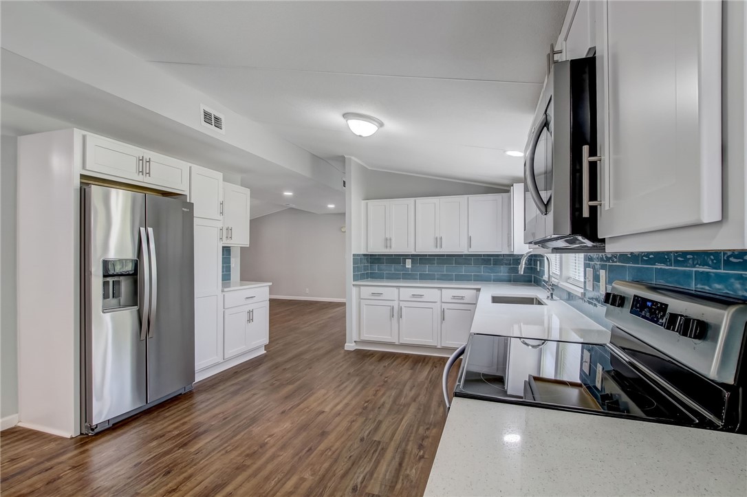 44591 PINEBREEZE CIRCLE