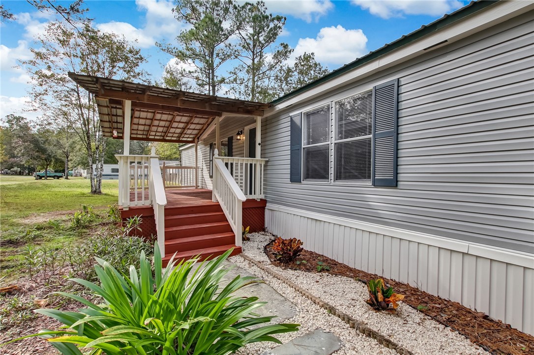 44591 PINEBREEZE CIRCLE