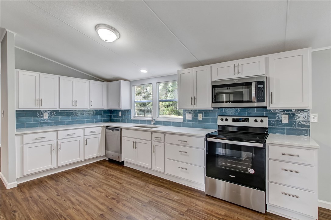 44591 PINEBREEZE CIRCLE