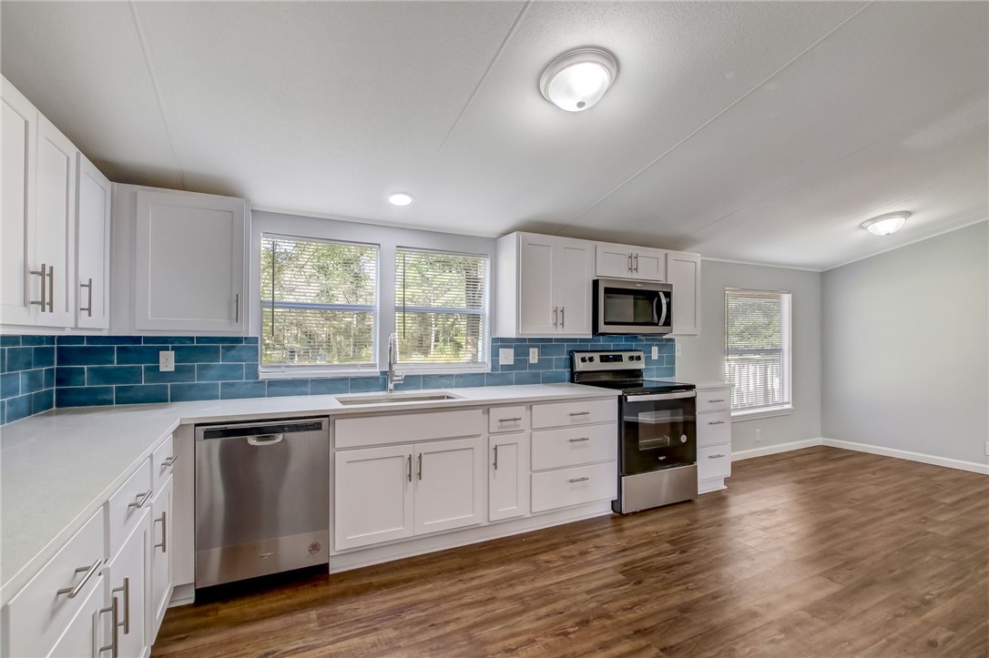 44591 PINEBREEZE CIRCLE