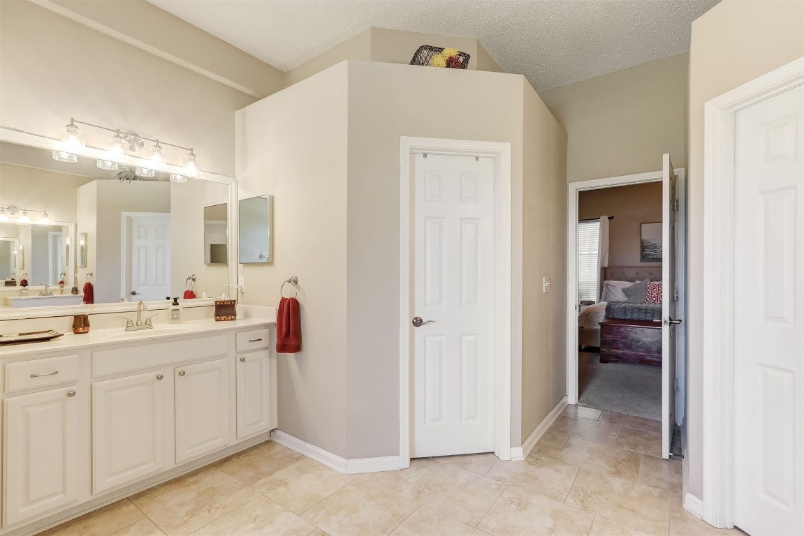 1971 KNOTTINGHAM TRACE LANE