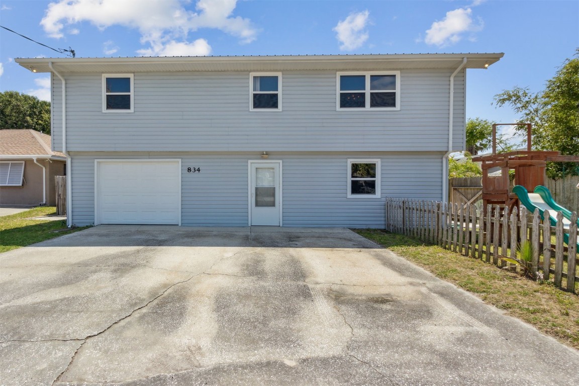 834 MARY STREET