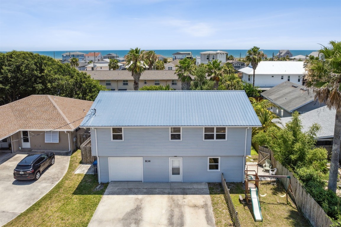 834 MARY STREET