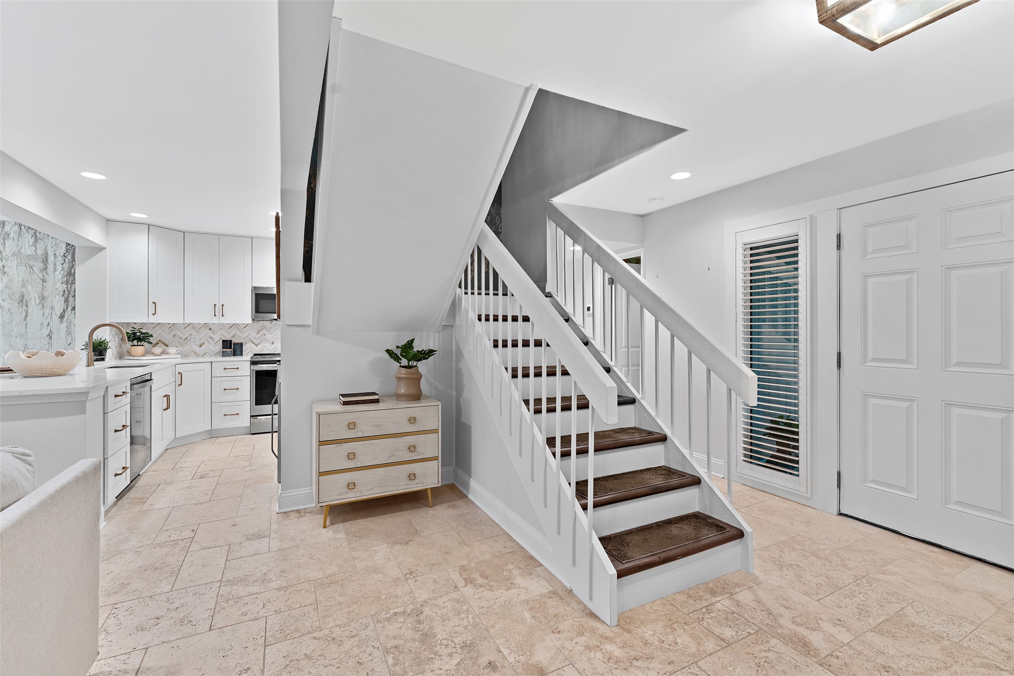 2055 BEACH WOOD ROAD