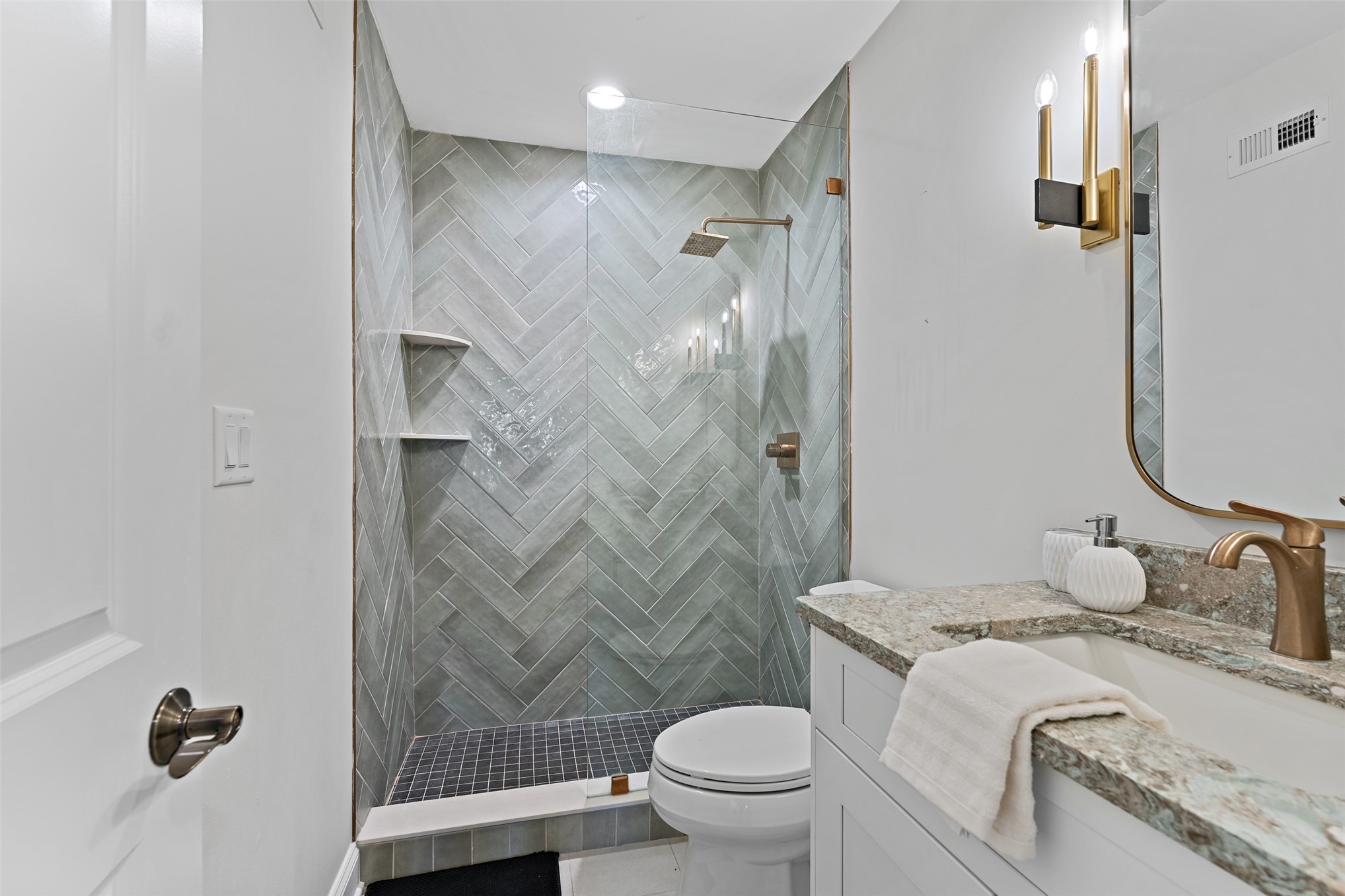 2055 BEACH WOOD ROAD